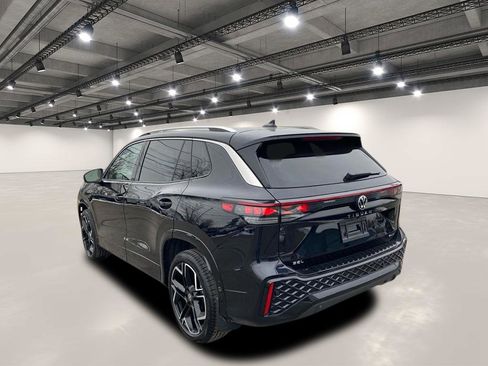 Used 2025 Volkswagen Tiguan SEL R-Line image 5