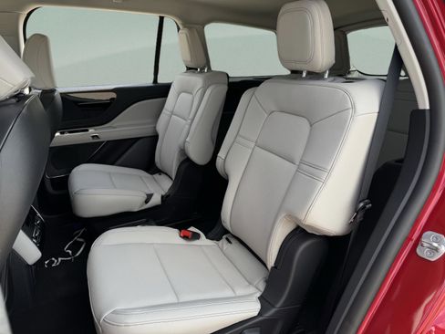 New 2026 Lincoln Aviator 2WD image 23