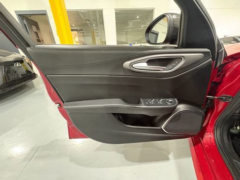 Used 2021 Alfa Romeo Giulia Ti Sport image 33