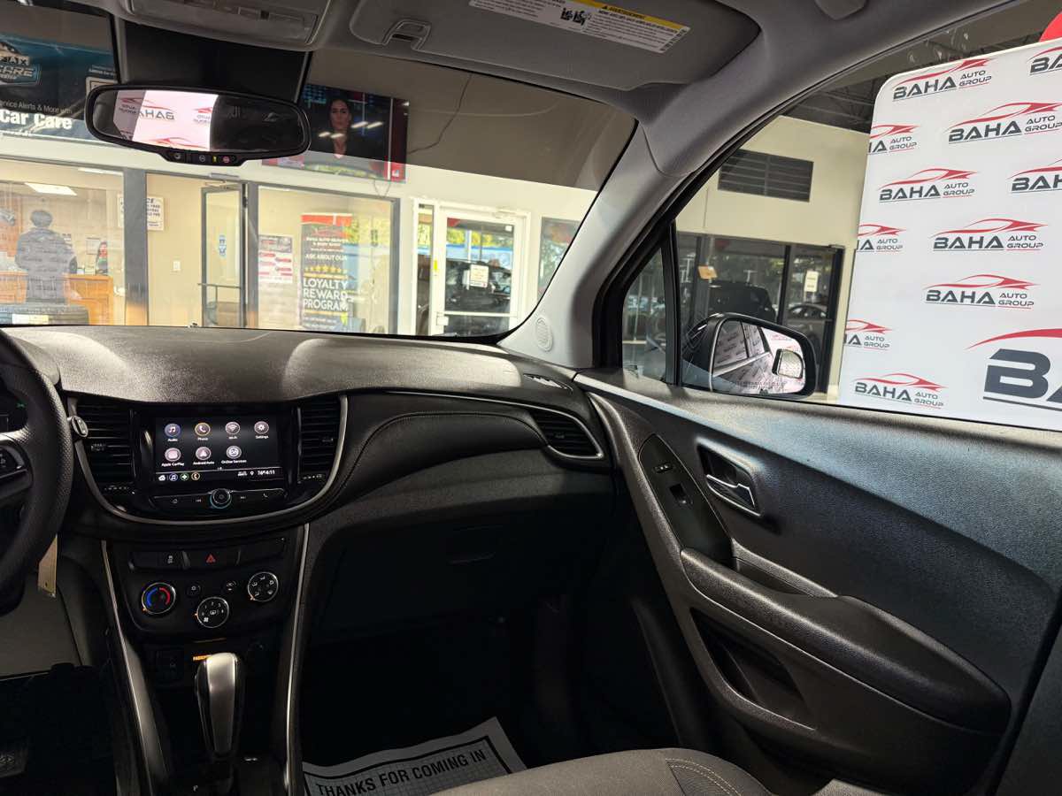 Used 2020 Chevrolet Trax LT AWD/4WD image 22