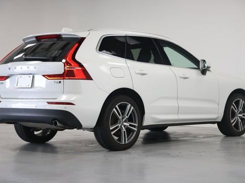 Used 2021 Volvo XC60 T6 Momentum image 17