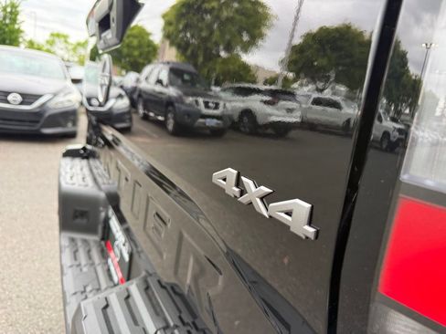New 2026 Nissan Frontier SV w/ SV Convenience Package AWD/4WD image 9