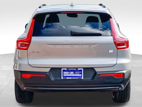 Used 2023 Volvo XC40 Recharge Ultimate image 7
