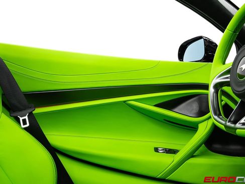 Used 2026 McLaren 750S Spider image 28