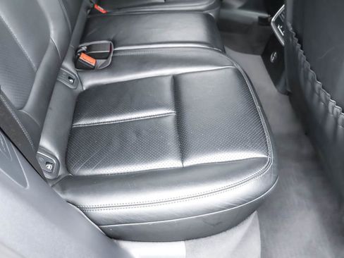 Used 2023 Porsche Macan AWD/4WD image 30