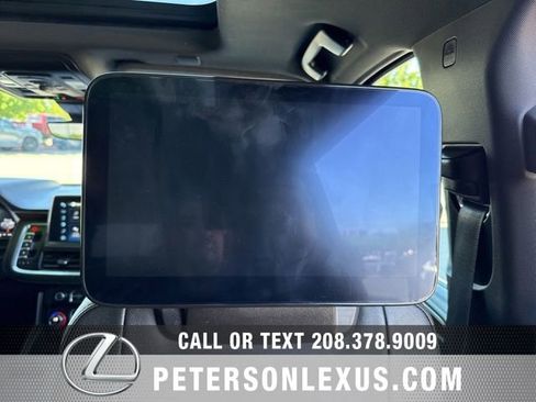 Used 2024 Chevrolet Suburban Premier AWD/4WD image 21