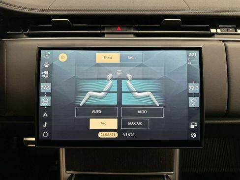 Used 2025 Land Rover Range Rover SE image 13