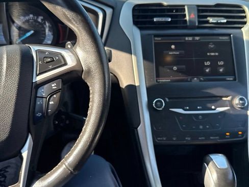 Used 2015 Ford Fusion SE w/ Equipment Group 202A FWD image 6