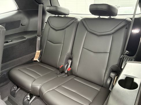 Certified 2024 Cadillac XT6 Luxury w/ LPO, Floor Liner Package AWD/4WD image 13