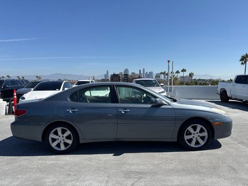 Used 2005 Lexus ES 330 w/ DVD Navigation System Pkg FWD image 4