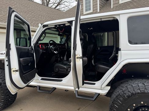 Used 2020 Jeep Wrangler Unlimited Rubicon w/ Uconnect 4C Nav & Sound Group image 12