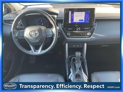 Used 2023 Toyota Corolla Cross XLE image 13