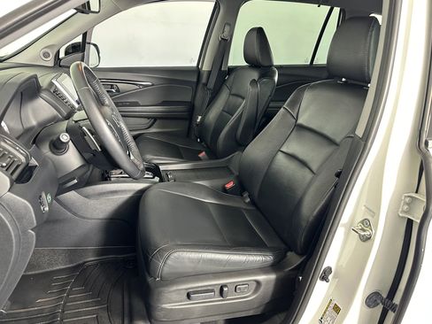 Used 2017 Honda Pilot Touring image 30