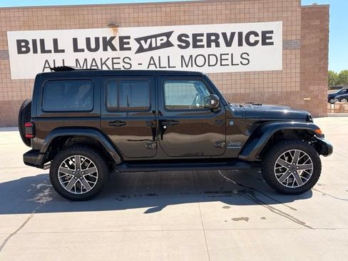 Used 2024 Jeep Wrangler High Altitude AWD/4WD image 6