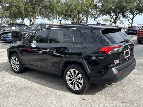 Used 2021 Toyota RAV4 XLE Premium FWD image 6