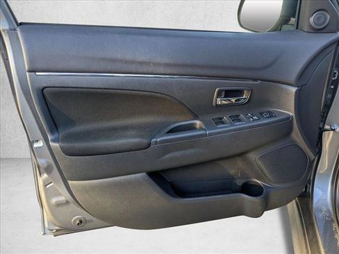 Used 2022 Mitsubishi Outlander Sport LE FWD image 12