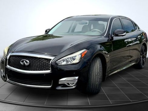 Used 2018 INFINITI Q70 L 3.7 image 3