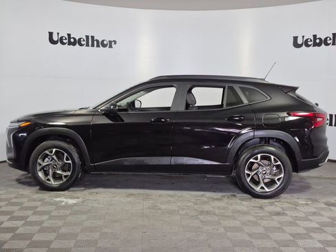 Certified 2025 Chevrolet Trax LT w/ LT Convenience Package image 4