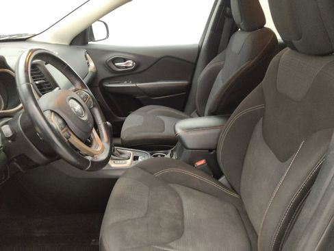 Used 2016 Jeep Cherokee Latitude w/ Safety/Convenience Group image 17