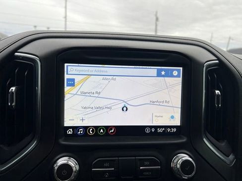 Used 2022 GMC Sierra 2500 AT4 w/ AT4 Preferred Package image 15