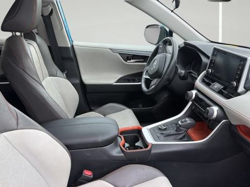 Used 2019 Toyota RAV4 Adventure w/ Cold Weather Package AWD/4WD image 8