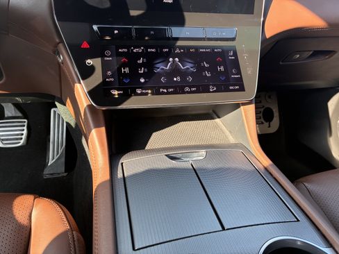 Used 2023 Maserati Grecale GT image 22