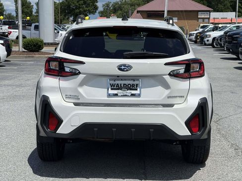 Used 2024 Subaru Crosstrek 2.0i Premium AWD/4WD image 3