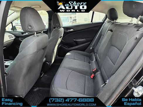 Used 2017 Chevrolet Cruze LT w/ Convenience Package FWD image 16