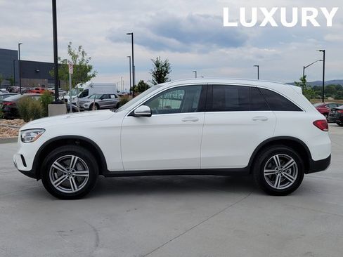 Used 2021 Mercedes-Benz GLC 300 4MATIC image 2