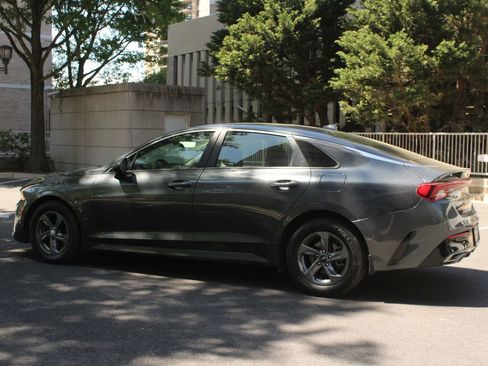 Used 2021 Kia K5 LXS image 9