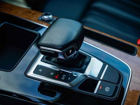 Used 2023 Audi Q5 2.0T Premium w/ Convenience Package image 21