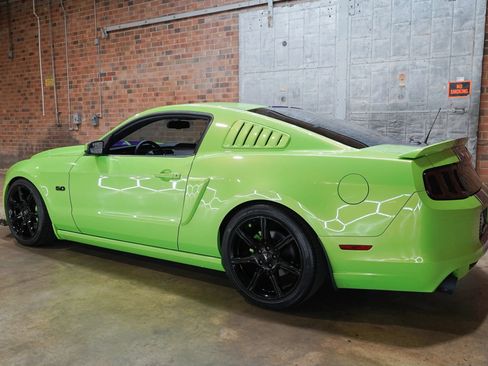 Used 2013 Ford Mustang GT Premium w/ Brembo Brake Pkg RWD image 8