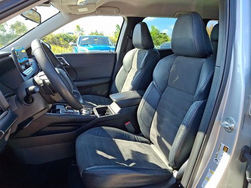 Used 2023 Mitsubishi Outlander SE image 13