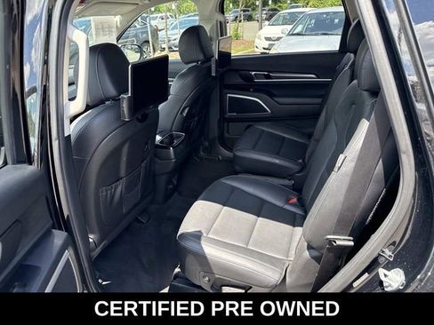 Used 2023 Kia Telluride S AWD/4WD image 16