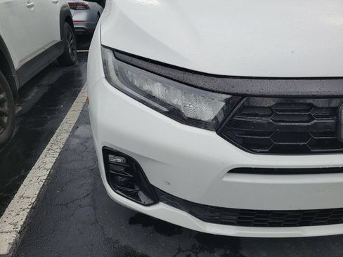 Used 2025 Honda Odyssey Elite image 8
