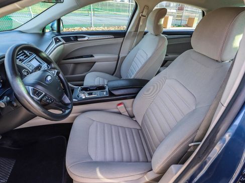 Used 2018 Ford Fusion SE image 32