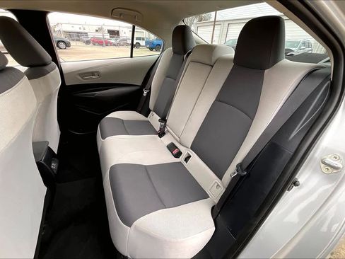 Used 2025 Toyota Corolla LE image 22