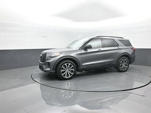 New 2026 Ford Explorer ST-Line RWD image 4