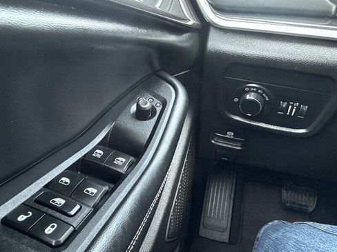 Used 2022 Jeep Grand Cherokee Laredo w/ Luxury Tech Group I image 28