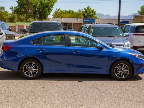 Used 2023 Kia Forte LXS FWD image 4