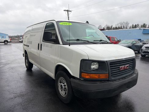 Used 2017 GMC Savana 2500 RWD image 5