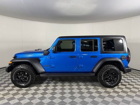 Used 2023 Jeep Wrangler Unlimited w/ Cold Weather Group AWD/4WD image 9