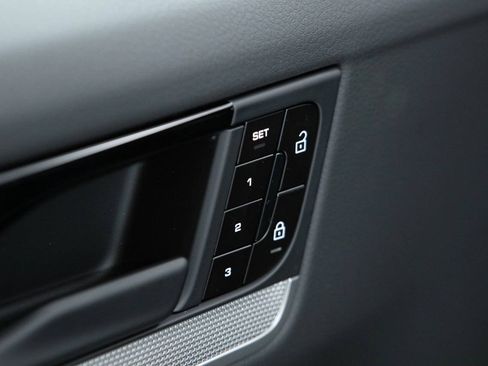 Certified 2026 Porsche Cayenne S AWD/4WD image 25