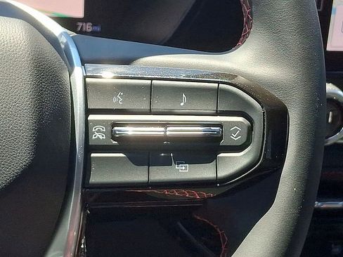 Used 2025 Chevrolet Colorado Z71 w/ Technology Package image 22