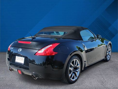 Used 2014 Nissan 370Z Touring RWD image 9