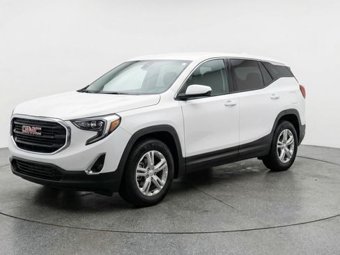Used 2024 GMC Terrain SLE FWD image 3