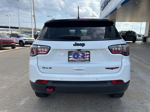 Used 2025 Jeep Compass Trailhawk AWD/4WD image 5
