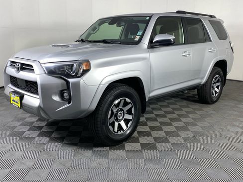 Used 2024 Toyota 4Runner TRD Off-Road AWD/4WD image 15