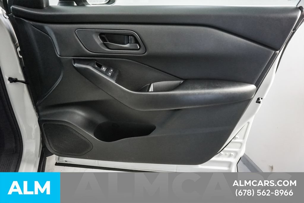 Used 2024 Nissan Rogue S FWD image 38