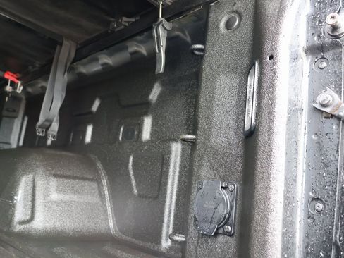 Used 2019 Chevrolet Silverado 1500 High Country w/ Z71 Off-Road Package image 35